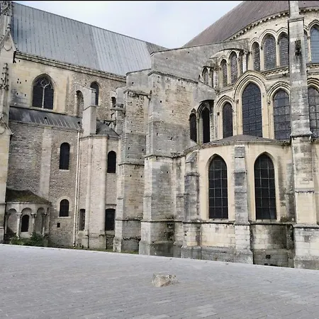 Cosy A 2 Pas Des Caves Basilique Apartment *