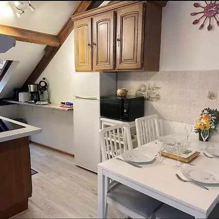 Apartment Cosy A 2 Pas Des Caves Basilique Reims